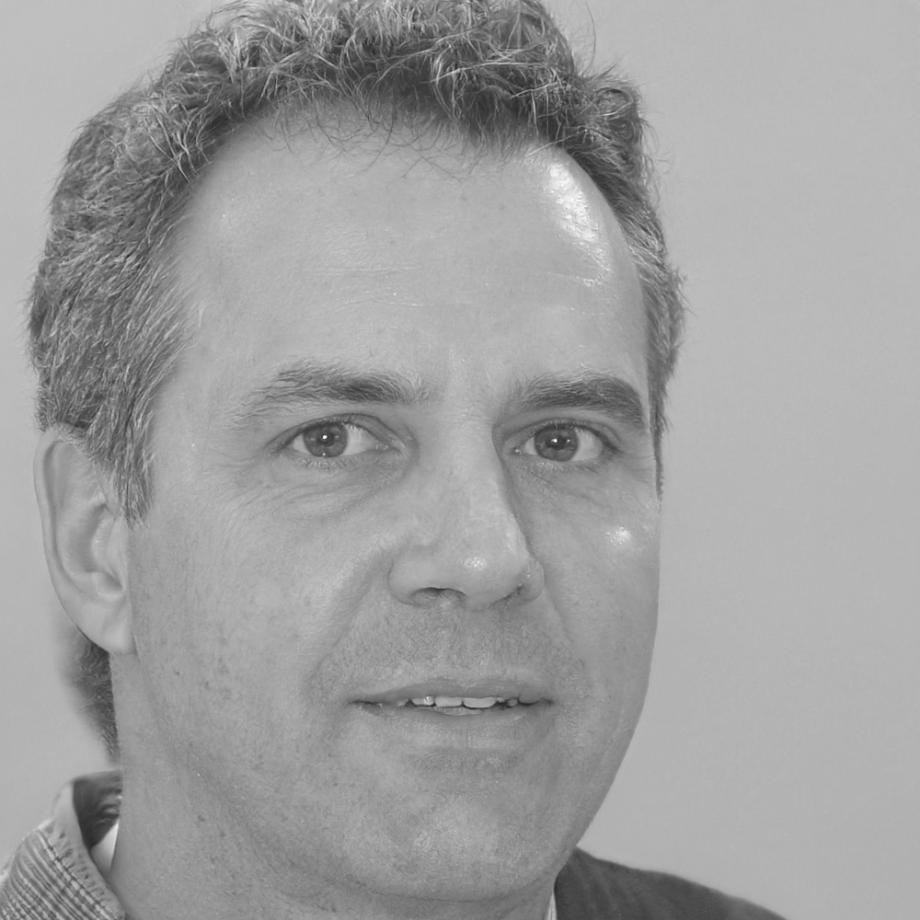 Retrato profesional de Sebastián Mendoza